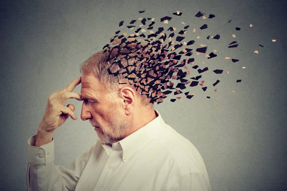 آلزایمر چیست؟ | عوارض ، نشانه ها و علائم آلزایمر در سالمندان و جوانان